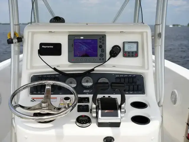 Boston Whaler 270 Outrage