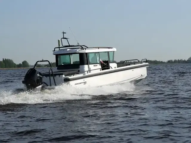 Axopar 28 Cabin