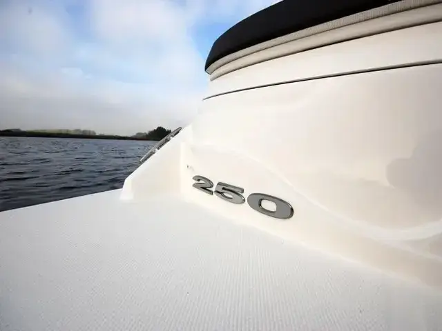 Sea Ray 250 Sunsport