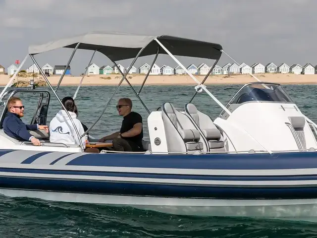 Cobra Nautique 8.2m