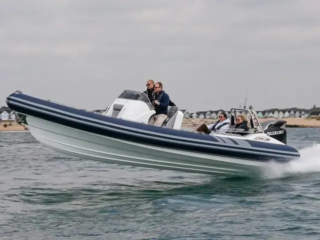 Cobra Nautique 8.2m