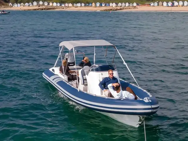 Cobra Nautique 8.2m