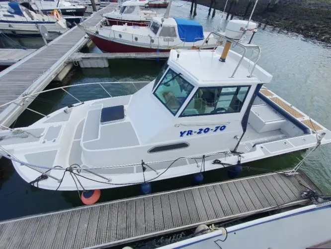 1990 Boston Whaler 26 outrage