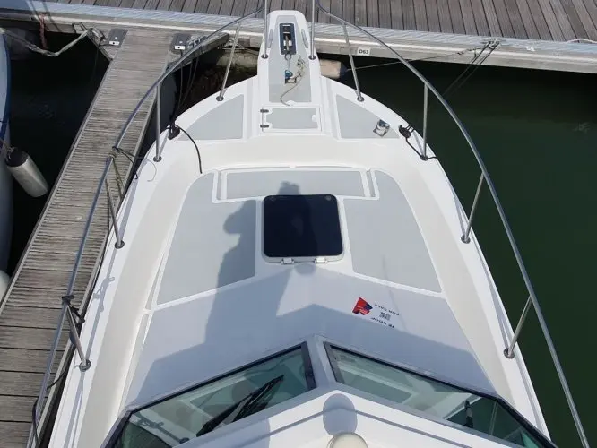 1990 Boston Whaler 26 outrage