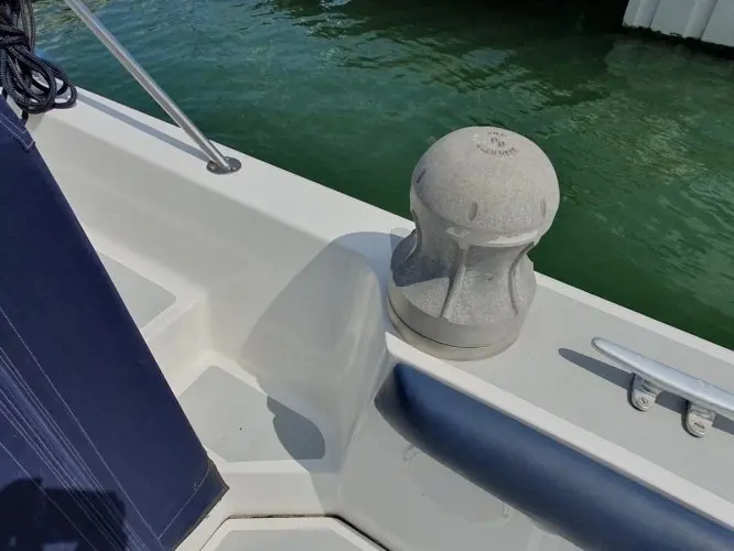 1990 Boston Whaler 26 outrage