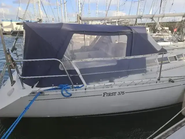 Beneteau First 375