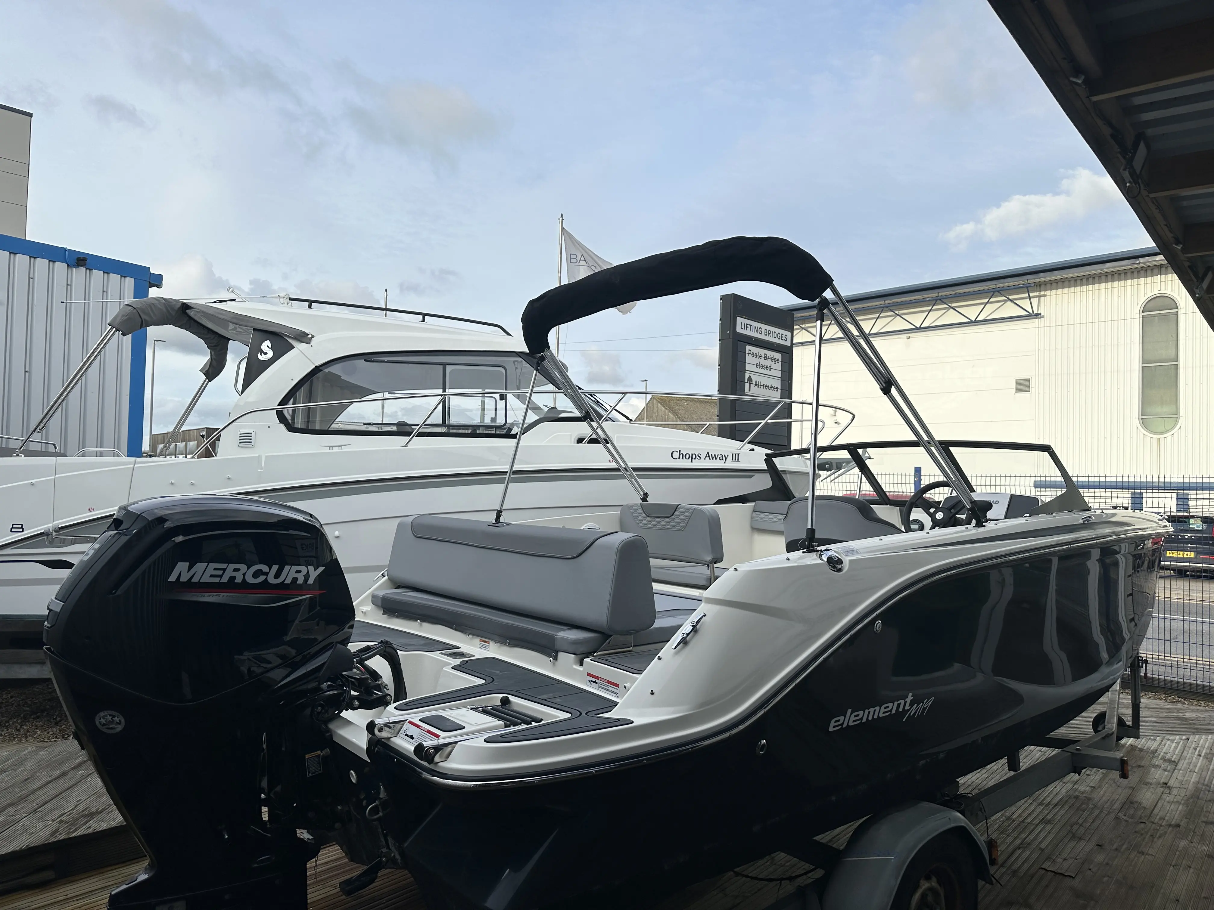 2023 Bayliner element m19