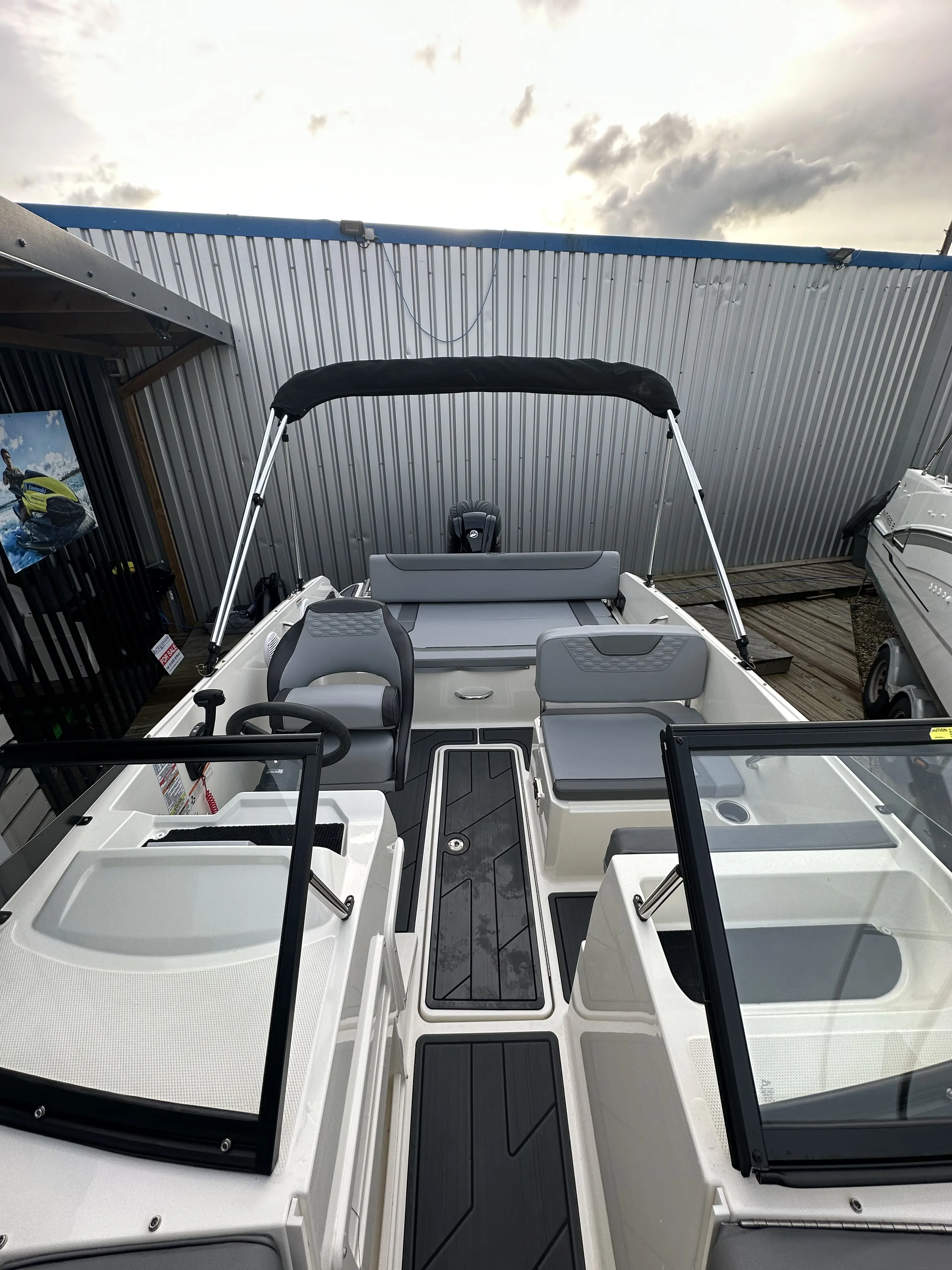 2023 Bayliner element m19