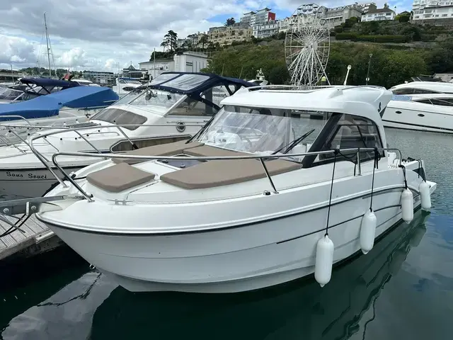 Beneteau Antares 7