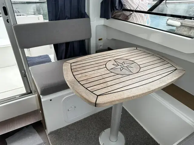 Beneteau Antares 7