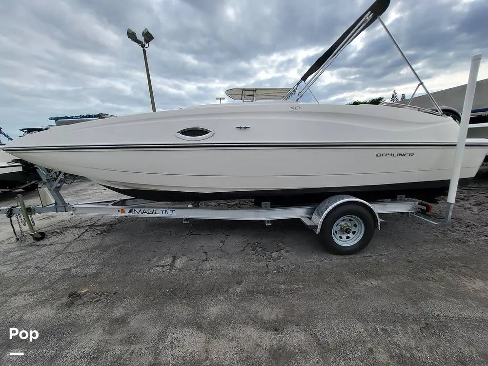 2018 Bayliner 210 db