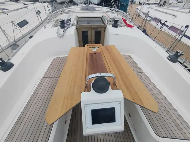 Bavaria 37