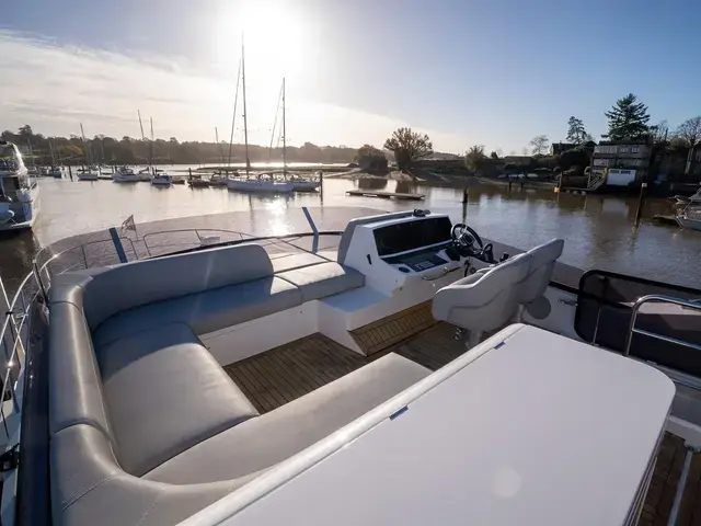 Sunseeker Manhattan 55