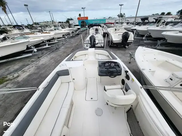 Bayliner 210 Db