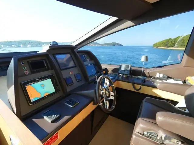 Azimut 84