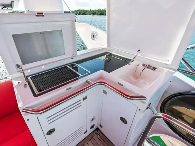 Sunseeker Sport Yacht