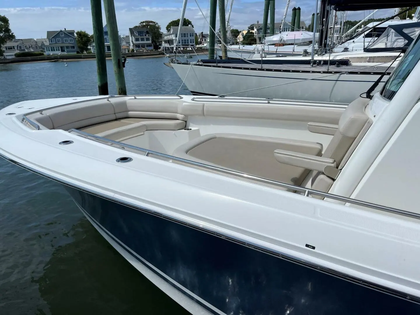 2017 Boston Whaler 330 outrage