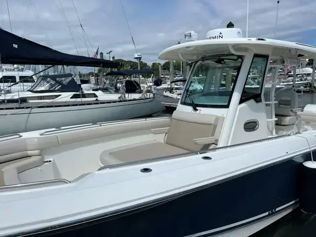 Boston Whaler 330 Outrage