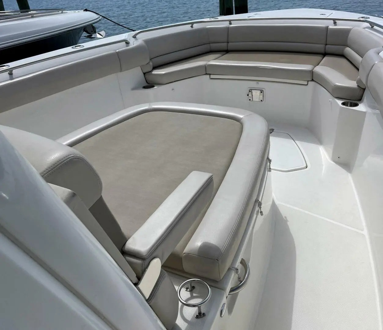 2017 Boston Whaler 330 outrage