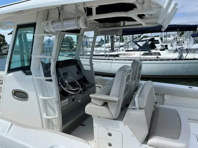 Boston Whaler 330 Outrage