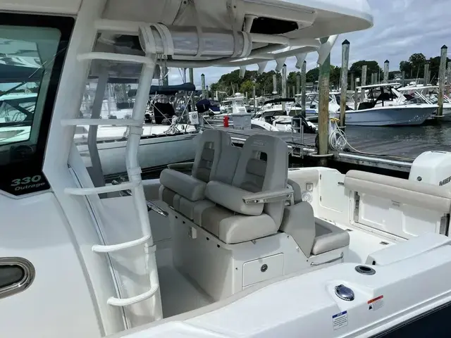 Boston Whaler 330 Outrage