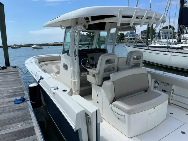 Boston Whaler 330 Outrage