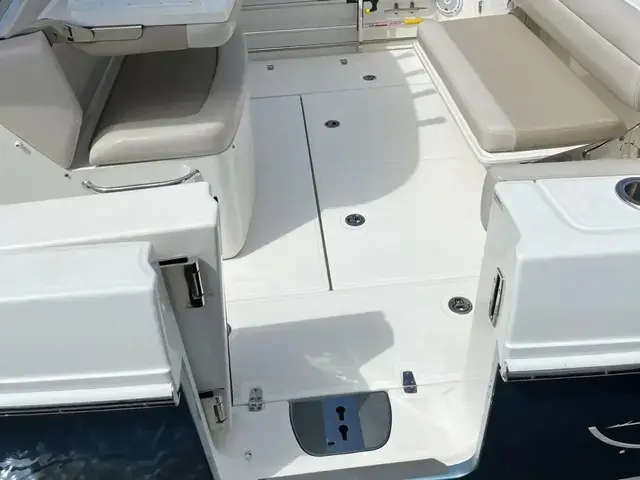 Boston Whaler 330 Outrage