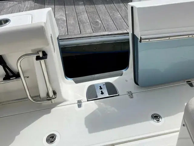 Boston Whaler 330 Outrage