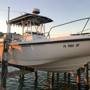 1998 Boston Whaler 260 Outrage