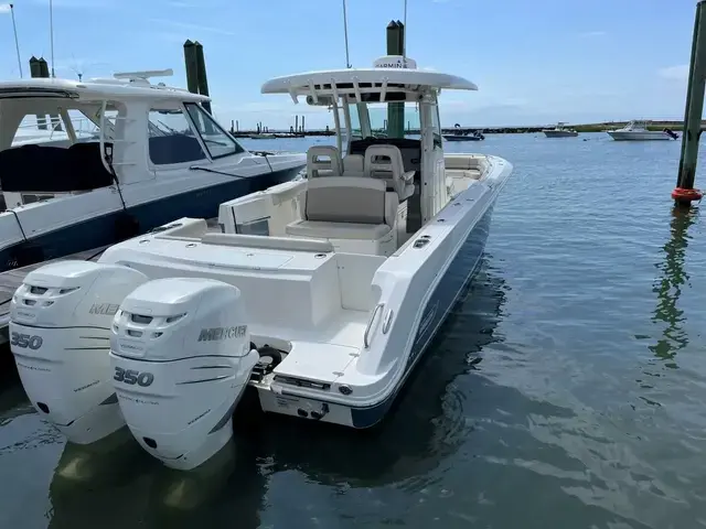 Boston Whaler 330 Outrage