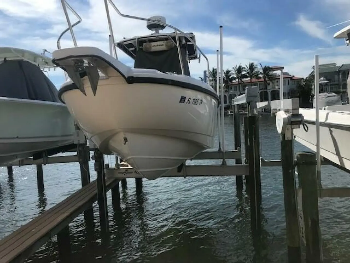 1998 Boston Whaler 260 outrage