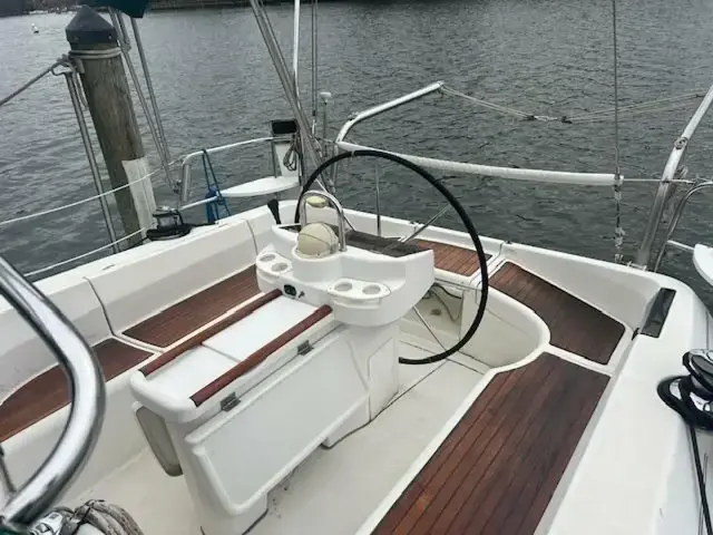 Beneteau Oceanis 381