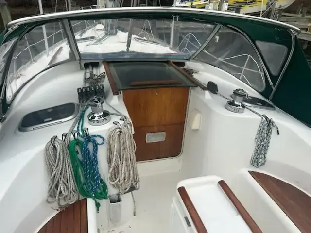 Beneteau Oceanis 381