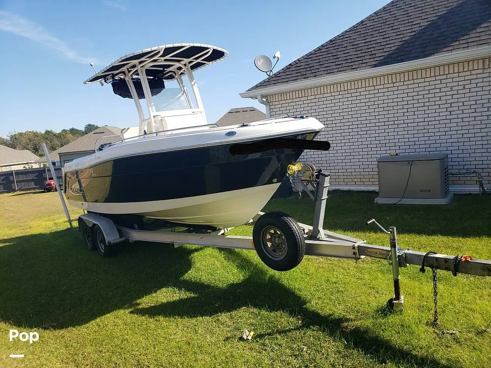 2015 Robalo r222