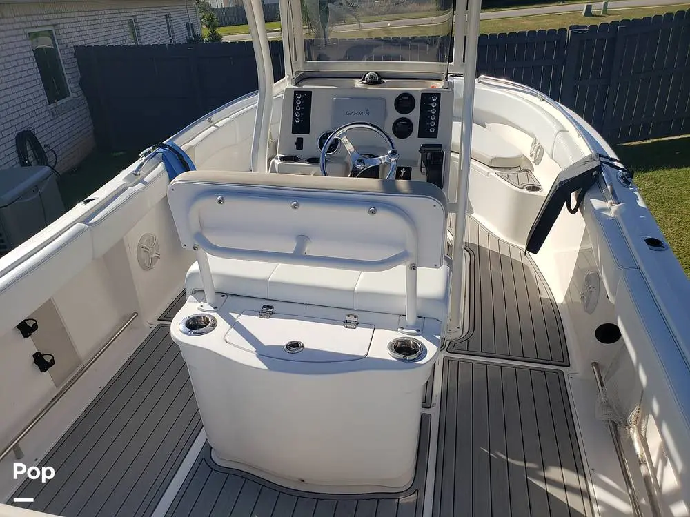 2015 Robalo r222