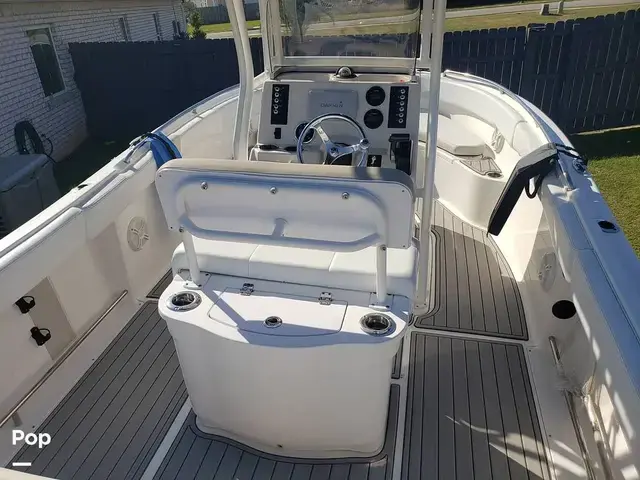 Robalo R222