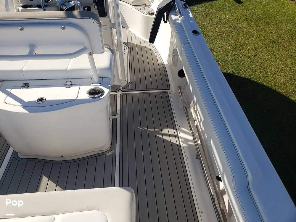 2015 Robalo r222