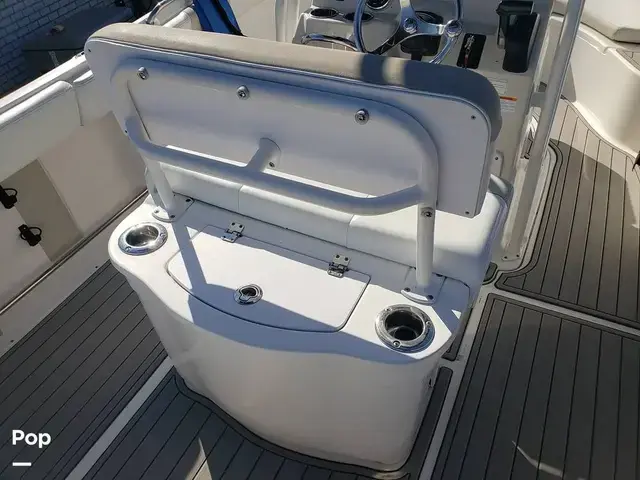 Robalo R222