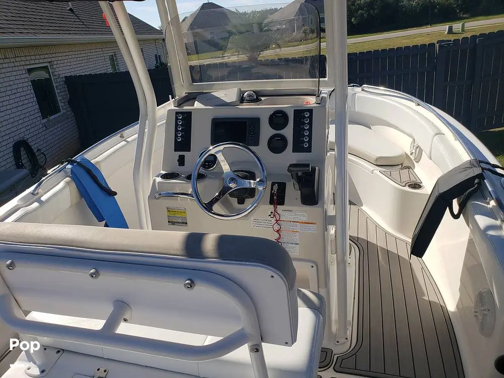 2015 Robalo r222