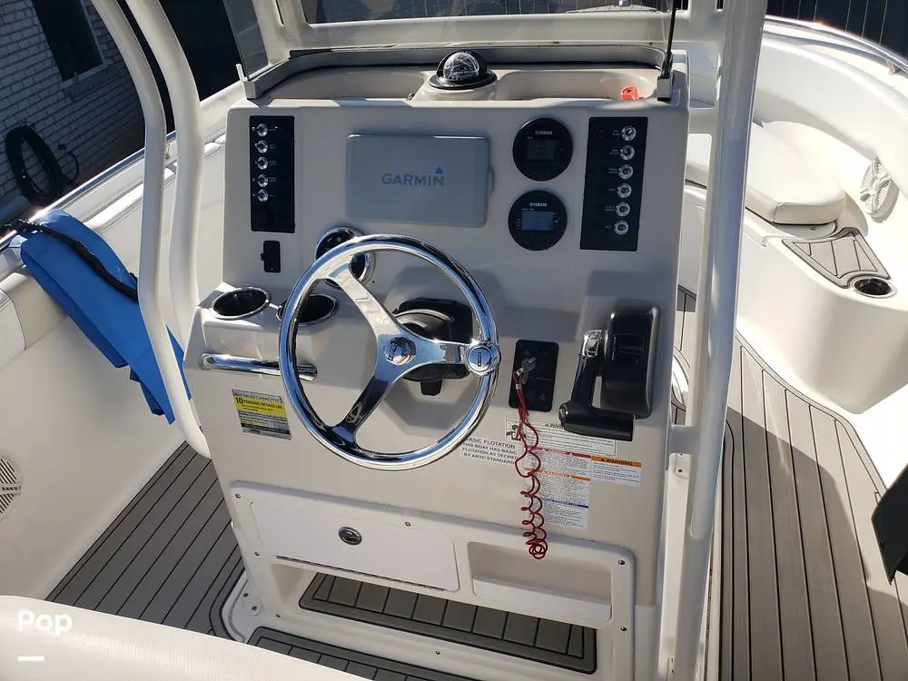 2015 Robalo r222