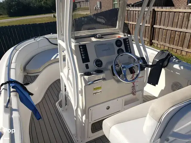 Robalo R222