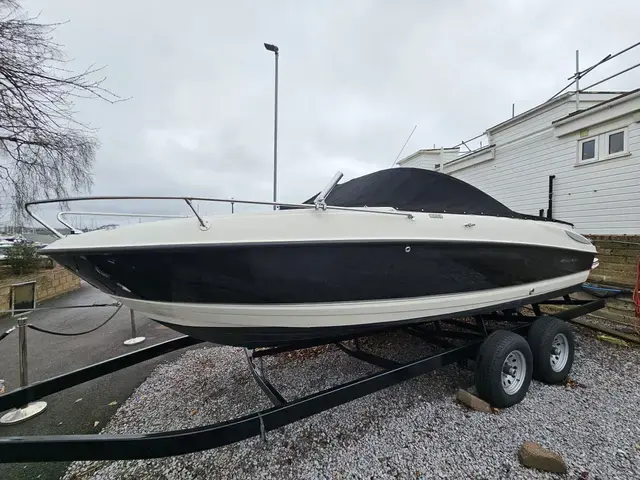 Bayliner 652 Overnighter