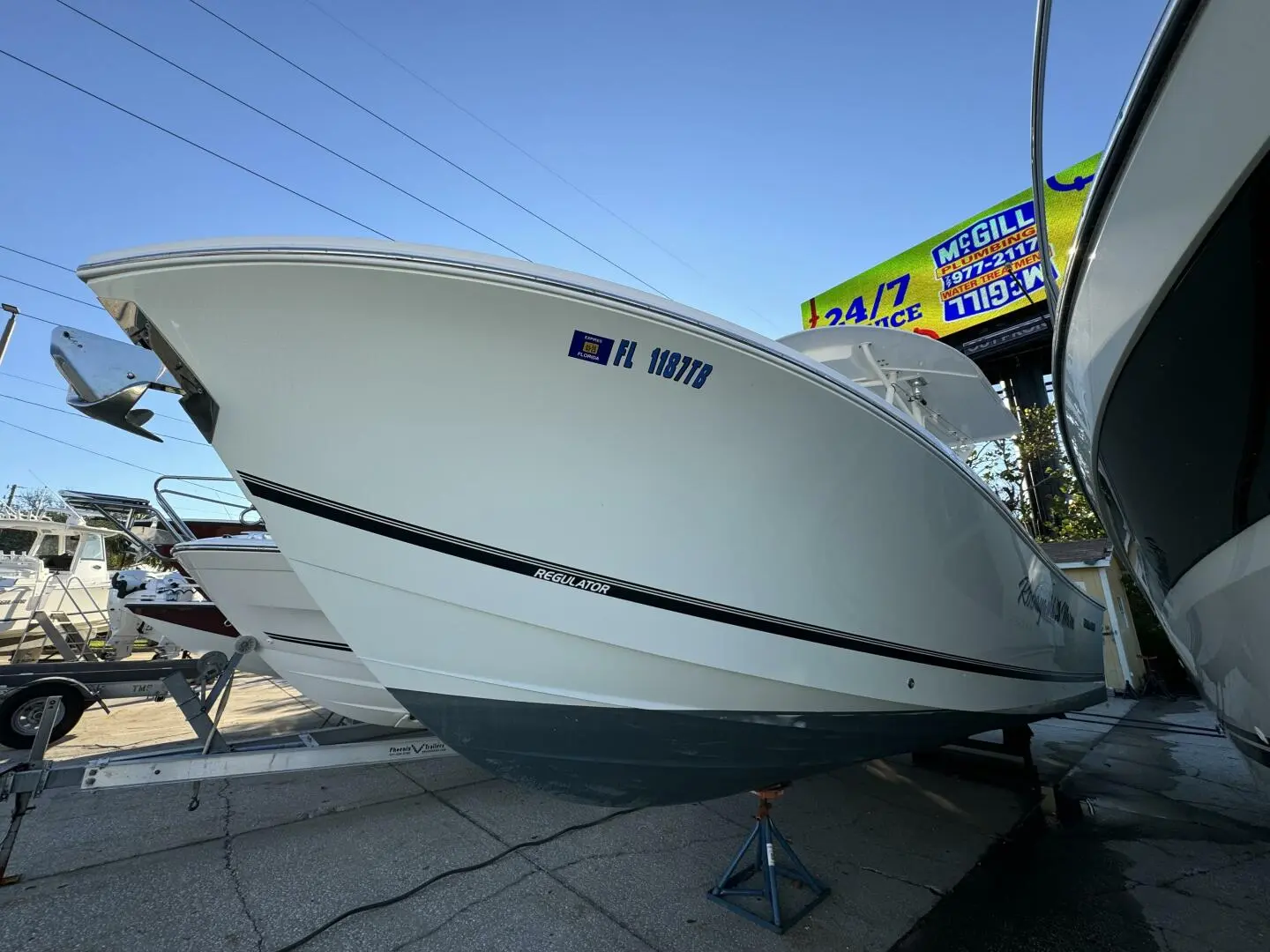 2016 Regulator 25 center console