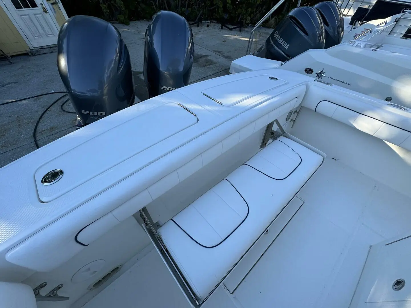 2016 Regulator 25 center console