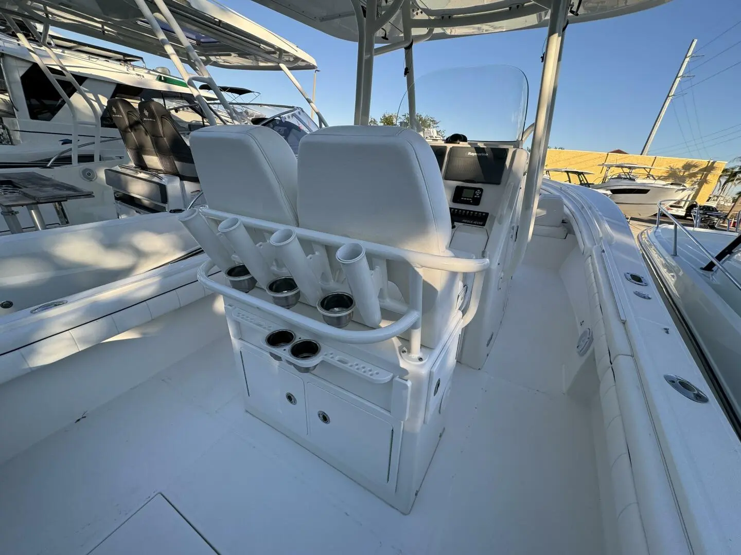 2016 Regulator 25 center console