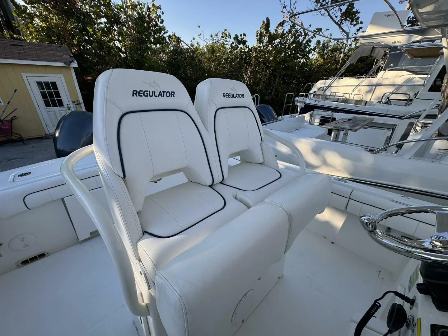 2016 Regulator 25 center console