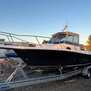 1995 Celebrity 2500 Fish Hawk