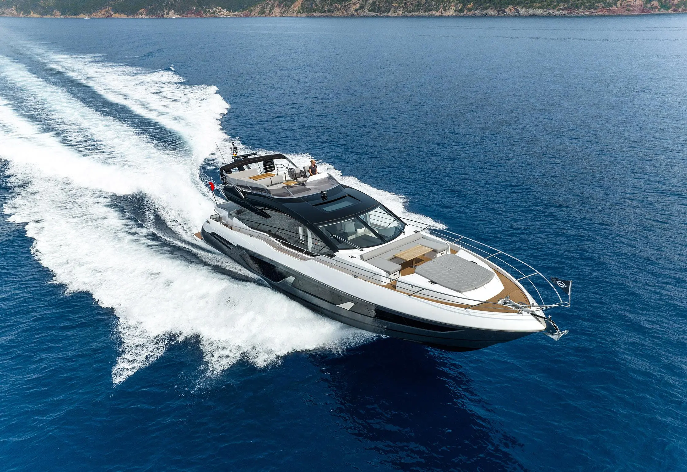 2023 Sunseeker sport yacht 75