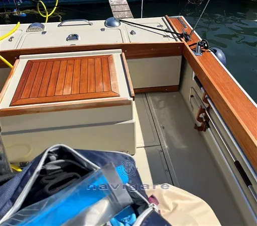 1993 Boston Whaler 23 outrage