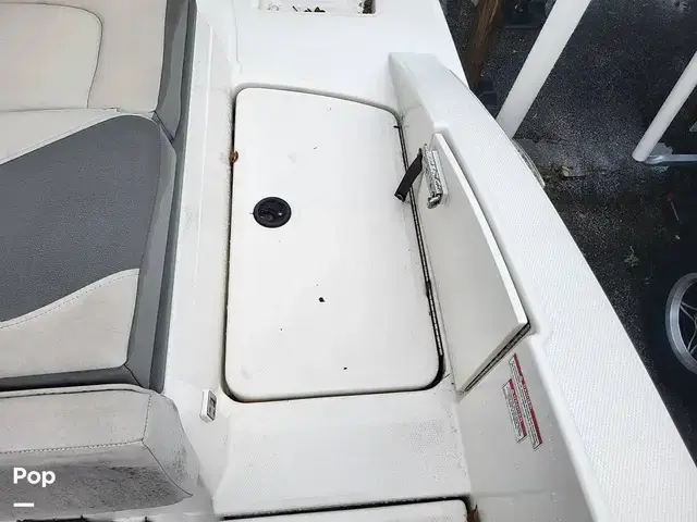 Sea Ray 210 Spx